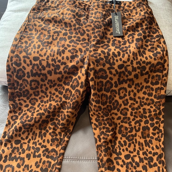 NWT Blank NYC On The Prowl Faux Suede Flare Pants Stretch Leopard Black Brown 31 - Picture 7 of 12